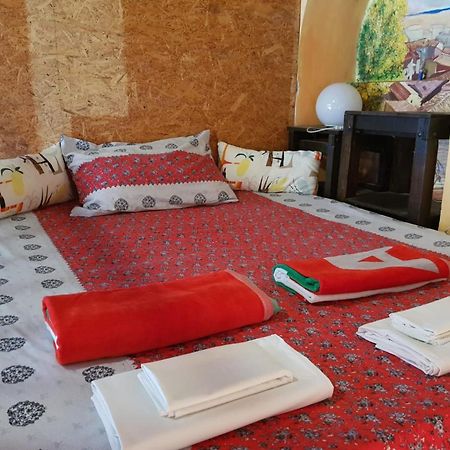 Flat Nirmala Studio-Shop Apartment Милано Екстериор снимка
