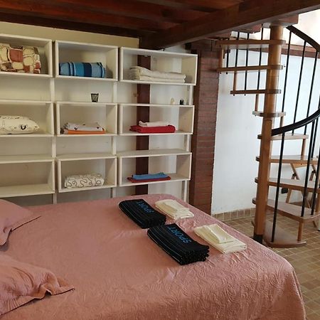 Flat Nirmala Studio-Shop Apartment Милано Екстериор снимка