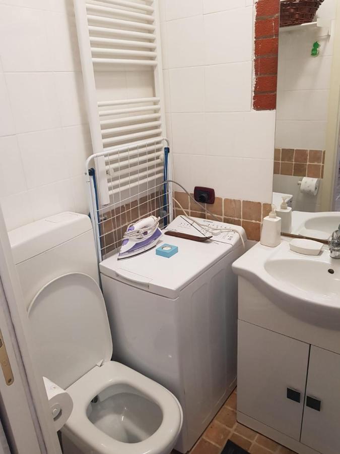 Flat Nirmala Studio-Shop Apartment Милано Екстериор снимка