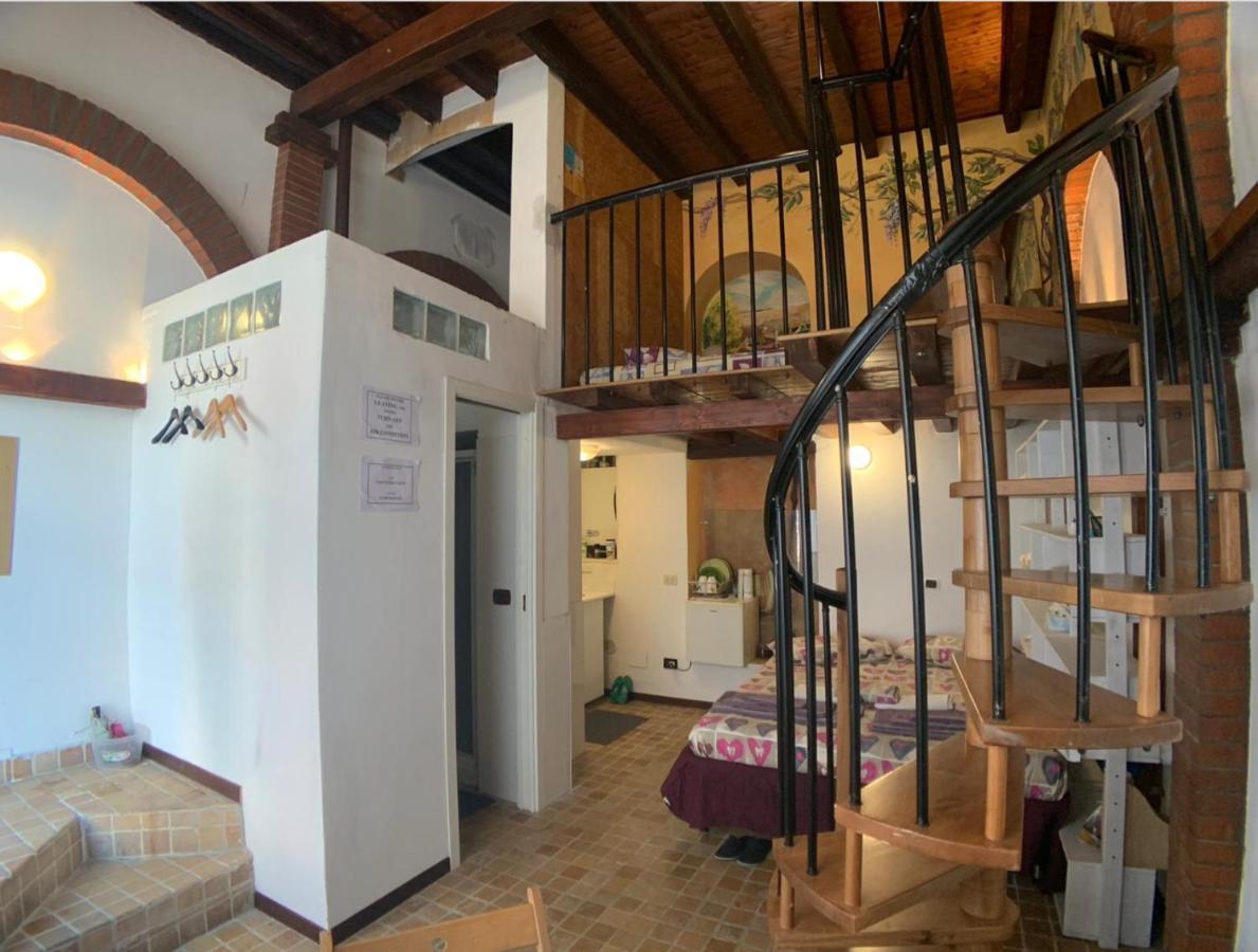 Flat Nirmala Studio-Shop Apartment Милано Екстериор снимка