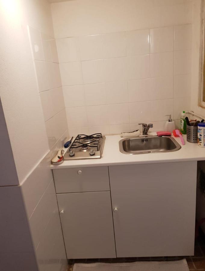 Flat Nirmala Studio-Shop Apartment Милано Екстериор снимка